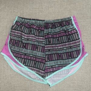 Gym shorts size small, patterned color